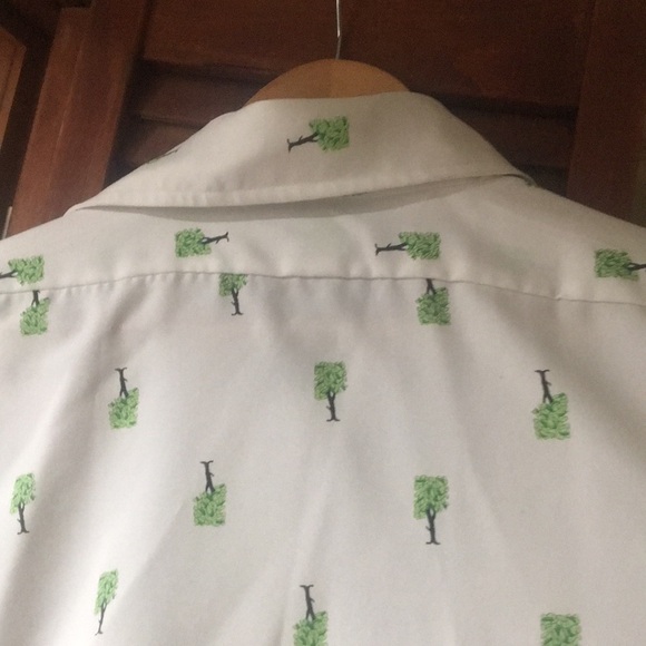 True vintage button up shirt with retro style collar - Picture 6 of 8